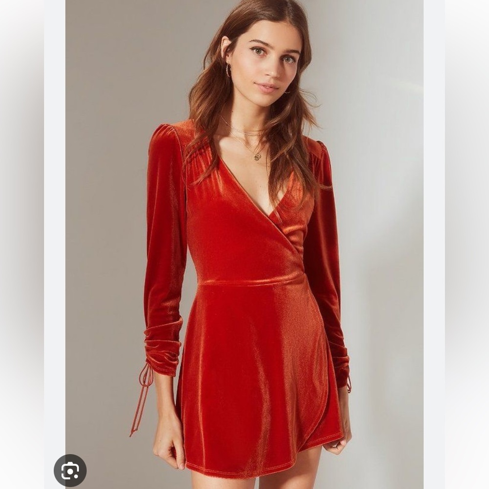 UO Goldmine Velvet Surplice Romper, Medium